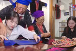 Mong Hoa ethnic people’s embroidery, wax painting on display