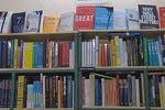 “Bookworm” attracts English-language book lovers 
