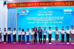 Scholarships given to disadvantaged ethnic minority students in Soc Trang
