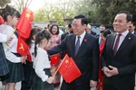 NA Chairman meets Vietnamese community in China