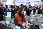 Hong Kong prioritises granting visas to Vietnamese skilled workers, tourists