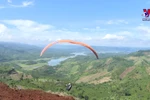 Dak Nong paragliding tournament attracts thousands of visitors