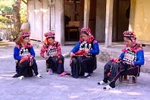 Cultural beauty of Ha Nhi ethnic women’s costumes in Dien Bien