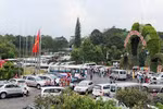 Travellers rush to book April 30-May Day holidays