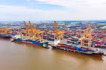 Vietnam looks to develop, maximise modern seaports