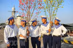 Warmth of Tet coming to staff on offshore platforms