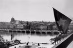 Vietnamese flag flying at the headquarters of the delegation of the Democratic Republic of Vietnam in Geneva, Switzerland), 1954. (File photo: VNA)