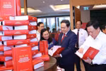 NA Chairman Tran Thanh Man visits a display area of the book (Photo: VNA)