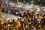 Tens of thousands line up at night to pay respects to Party General Secretary Nguyen Phu Trong