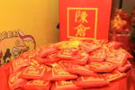 Tran Thuong Temple’s food distributing festival attracts thousands 