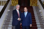 Prime Minister meets Formula One Group leader