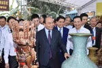 PM visits Bat Trang ceramics village