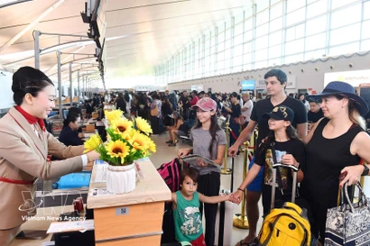 International tourists at Phu Quoc International Airport in An Giang province. (Photo: VNA)