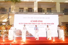 Hanoi leaders attend the groundbreaking ceremony for the cultural industry centre. (Photo: VNA)