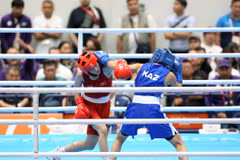 Nguyen Thi Tam (in red) delivers a strong performance (Photo: tuoitre) 