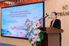 Nguyen Thi Ngoc Hue, Senior Director of Human Resources Strategy and Brand at Aeon Vietnam, speaks at an event. (Photo: Aeon Vietnam)