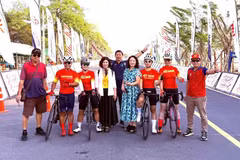 Vietnamese cycling team bring home its second gold medal at the 2025 Asian Roand Cycling Championships in Thailand on February 12 (Photo: liendoanxedapmoto.org.vn)