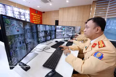 A network of 1,837 AI-powered cameras has been deployed in Hanoi to ease traffic congestion, improve traffic management, modernise urban infrastructure and promote a more civilised urban environment. (Photo: VNA)