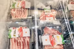 Imported pork on sale at a supermarket. (Photo VNA)