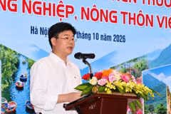 Phuong Dinh Anh, Deputy Chief of the Office of the Central Coordination Office for the National Target Programme, speaks at the event.( VNA)
