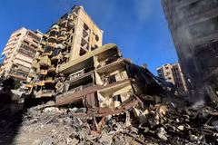 Destruction following Israeli airstrikes in the Aisha Bakkar area in central Beirut, Lebanon. (Photo: Xinhua/VNA) 