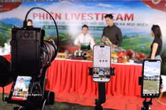 A livestream introducing Lai Chau province’s signature agricultural products at the opening ceremony of the “Elevating Lai Chau’s Specialties” e-commerce event series held in conjunction with the 2026 National Day celebrations. (Photo: VNA) 