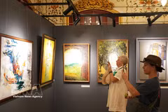 The exhibition showcases works by 45 artists who participate in the 5th Fine Arts and Heritage Creative Camp, held in Hue from May 10 to June 10, 2026. (Photo: VNA) 