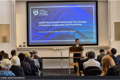 ASEAN Secretary-General Kao Kim Hourn speaks at the University of Auckland. (Photo: ASEAN Secretariat)
