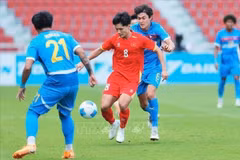 Vietnam's U22 show determination against the Philippines in the semi-final on December 15. (Photo: VNA)