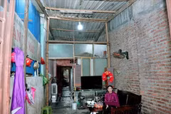 A temporary house of a local family (Photo: VNA)