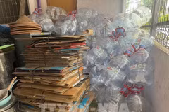Recyclable materials sorted from household waste. (Photo: VNA)