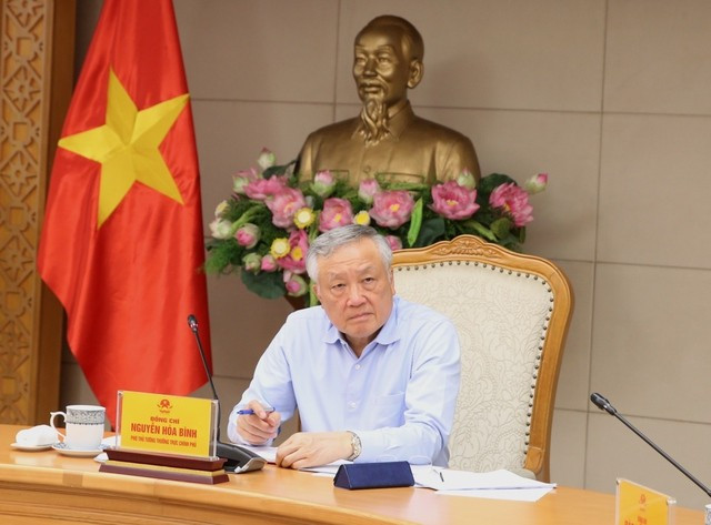 Standing Deputy Prime Minister Nguyen Hoa Binh chairs the working session of Steering Committee 751 on September 5. (Photo: VNA)