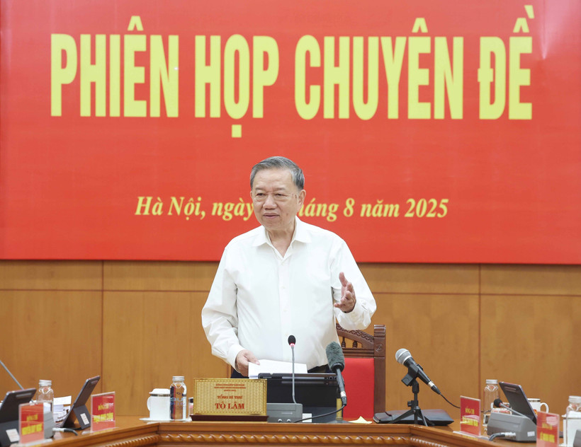 Party General Secretary To Lam speaks at the thematic meeting of the central steering committee for perfecting institutions and laws in Hanoi on August 5. (Photo: VNA)