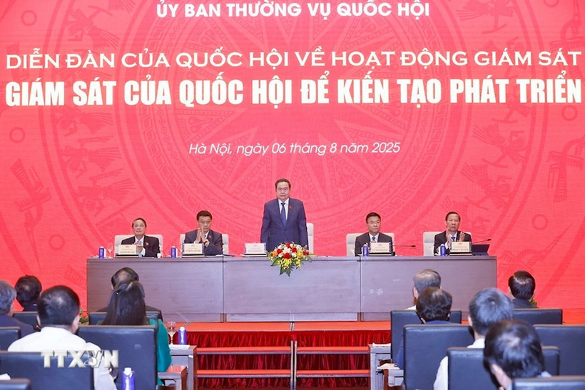 National Assembly Chairman Tran Thanh Man chairs the NA's first forum dedicated to supervision in Hanoi on August 6. (Photo: VNA)
