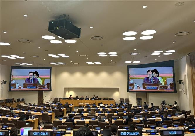 United Nations General Assembly (UNGA) has officially adopted a resolution on preparations for the High-Level Meeting on Pandemic Prevention, Preparedness and Response (Photo: VNA)