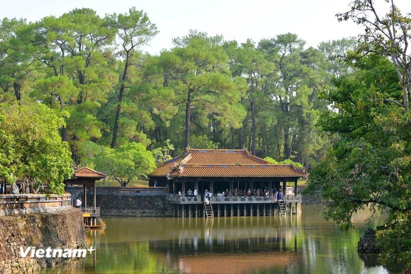 Preserving ‘green’ values has helped Hue, a former imperial capital, retain its cultural identity while continuing to attract international visitors. (Photo: VietnamPlus)