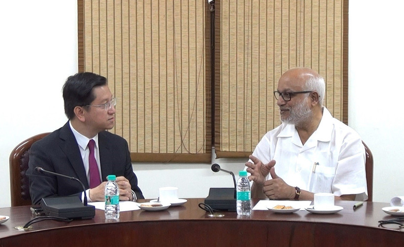 CPI-M General Secretary M.A Baby receives Vietnamese Ambassador to India Nguyen Thanh Hai on May 12. (Photo: VNA)