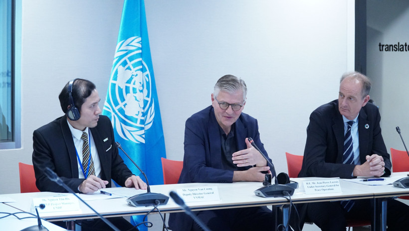 UN Under-Secretary-General for Peace Operations Jean-Pierre Lacroix speaks at the press briefing in Hanoi (Photo: VNA)
