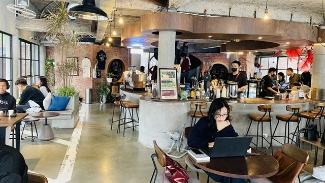 A coffee shop in Hanoi (Photo: VNA)