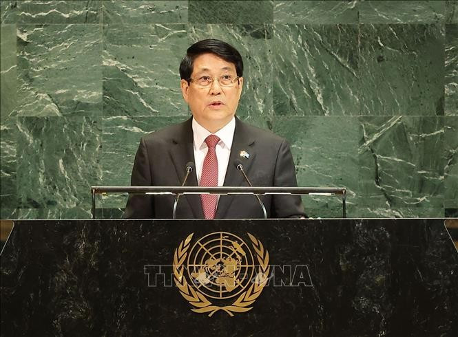 State President Luong Cuong delivers a keynote speech at the High-Level General Debate of the 80th Session of the United Nations General Assembly (UNGA 80) in New York on September 23 (US time). (Photo: VNA)