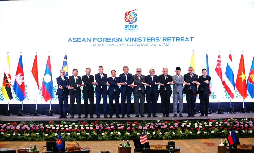 Heads of delegations and delegates at the ASEAN Foreign Ministers' Retreat. (Photo: VNA)