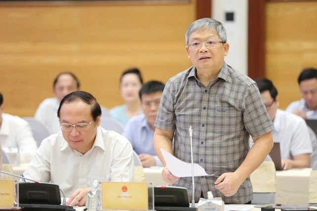 Major General Hoang Anh Tuyen, Deputy Chief of Office and Spokesperson for the Ministry of Public Securit, speaks at a press conference. (Photo: Vietnam Government Portal)