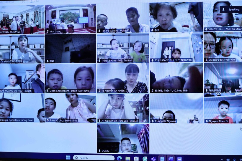 The Vietnamese Embassy in China launches a Vietnamese language course online for overseas Vietnamese (OVs) living in China. (Photo: VNA)