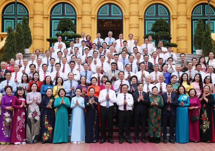 State President Luong Cuong and delegates (Photo: VNA)