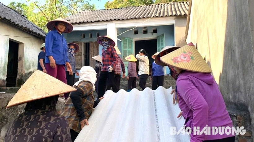 Repairing a house in Hai Duong province (Photo: Hai Duong Newspaper)