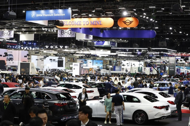 Car models at a recent motor show (Photo: VNA)