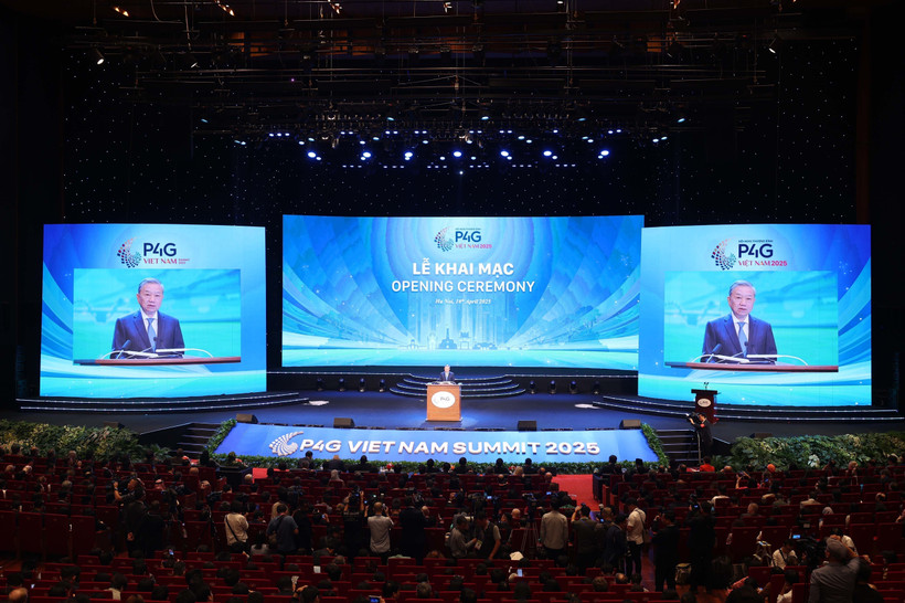 Party General Secretary To Lam speaks at the opening ceremony of the 4th Partnership for Green Growth and the 2030 Global Goals (P4G) Summit in Hanoi on April 16. (Photo: VNA)