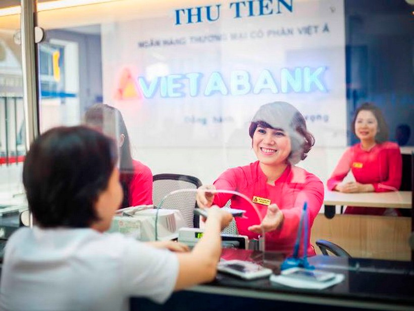 A VietABank transaction office. HoSE has approved VietABank’s listing of nearly 540 million VAB shares. (Photo: VietABank)