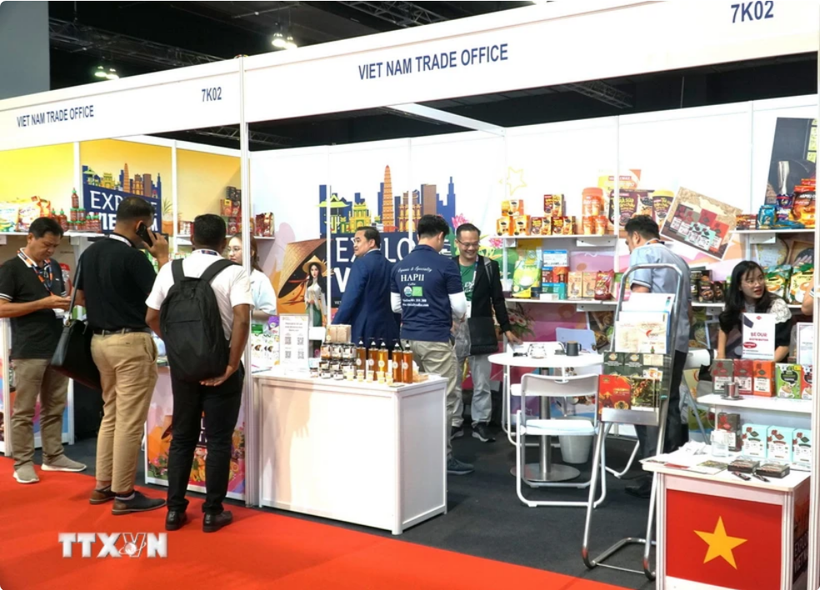 The booth of the Vietnam Trade Office in Malaysia at the Malaysia International Halal Showcase 2024 (Photo: VNA)