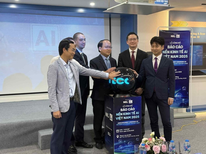 Delegates at the launch of the Vietnam AI Economy Report. (Photo: NIC)